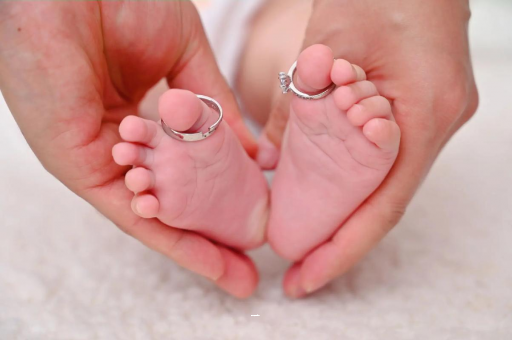 新疆孕妇肚子隐隐作痛